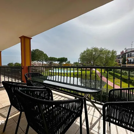 Mul001 Bright 2 Bedroom With Pool View